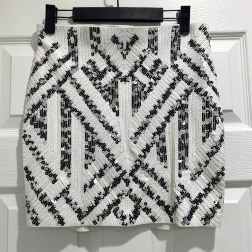 Express Silver White Black Sequin Chevron Pattern Mini Skirt Size Small